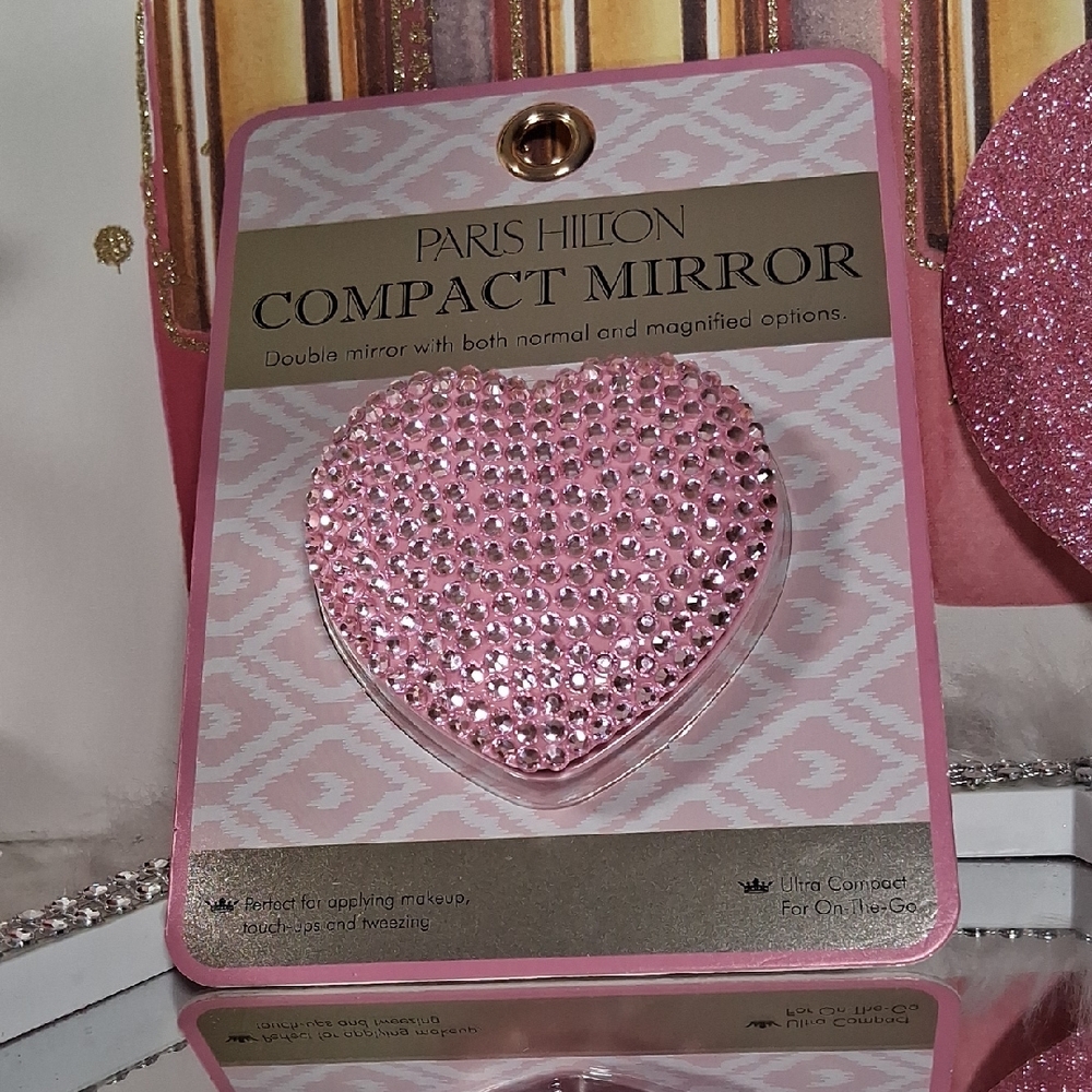 PARIS HILTON Heart ultra compact foldable NWT